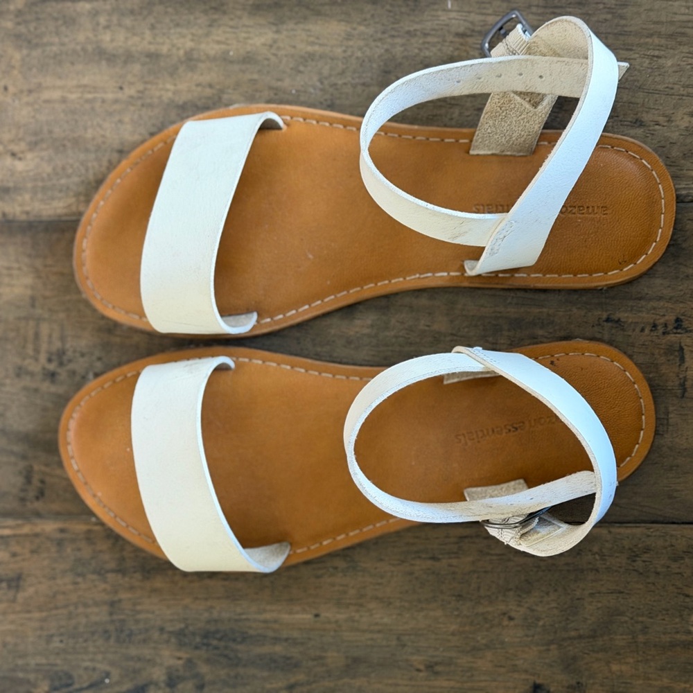 Amazon Essentials White and Tan Sandals